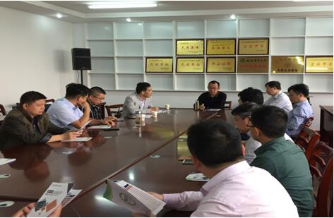 永利yl23411集团招生宣传工作组与宏实中公司领导及高三年级班主任开展座谈